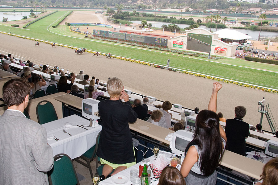 turf-club-tables-at-del-mar